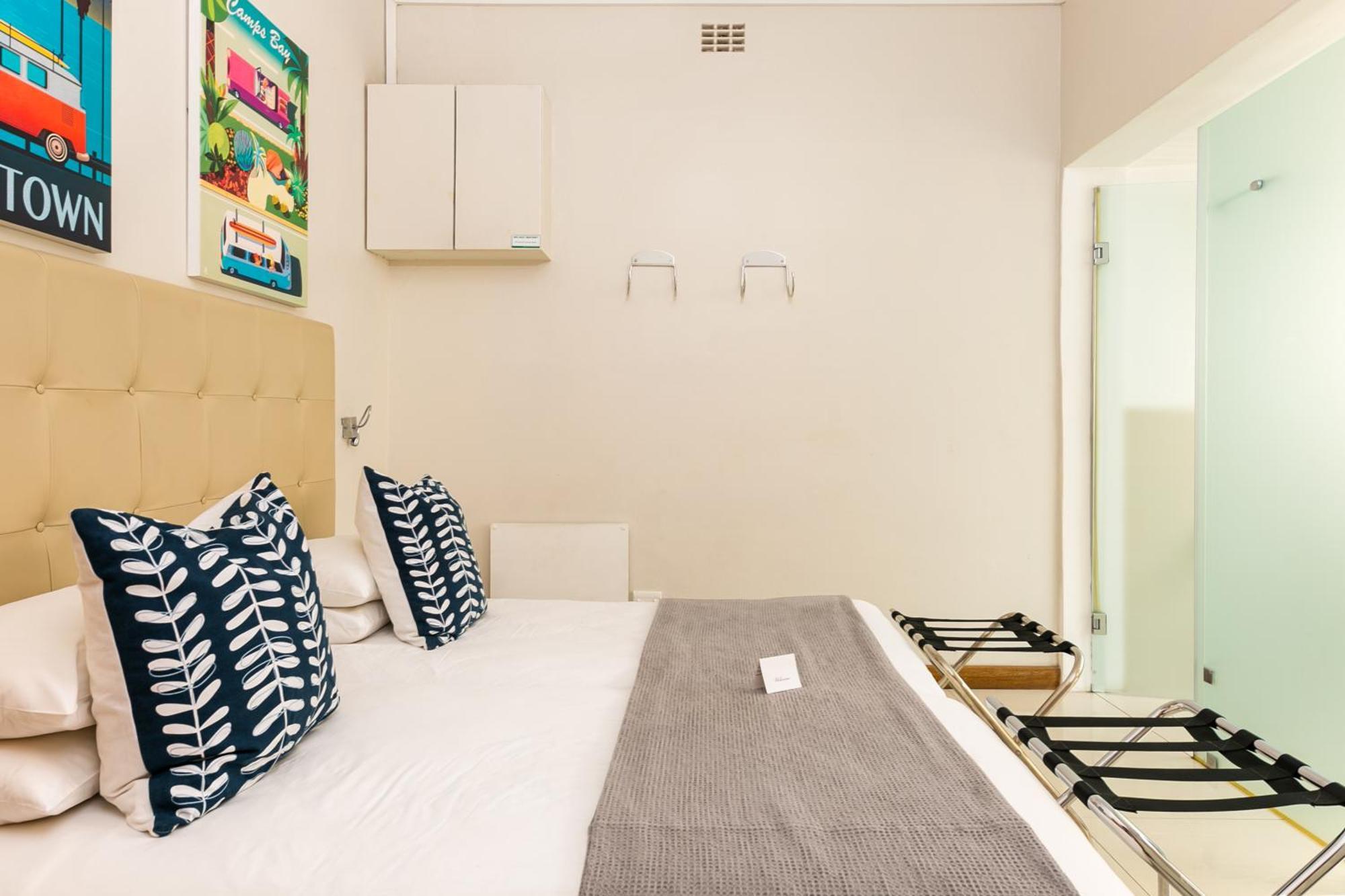 Camps Bay Village - Studios And Apartments เคปทาวน์ ภายนอก รูปภาพ