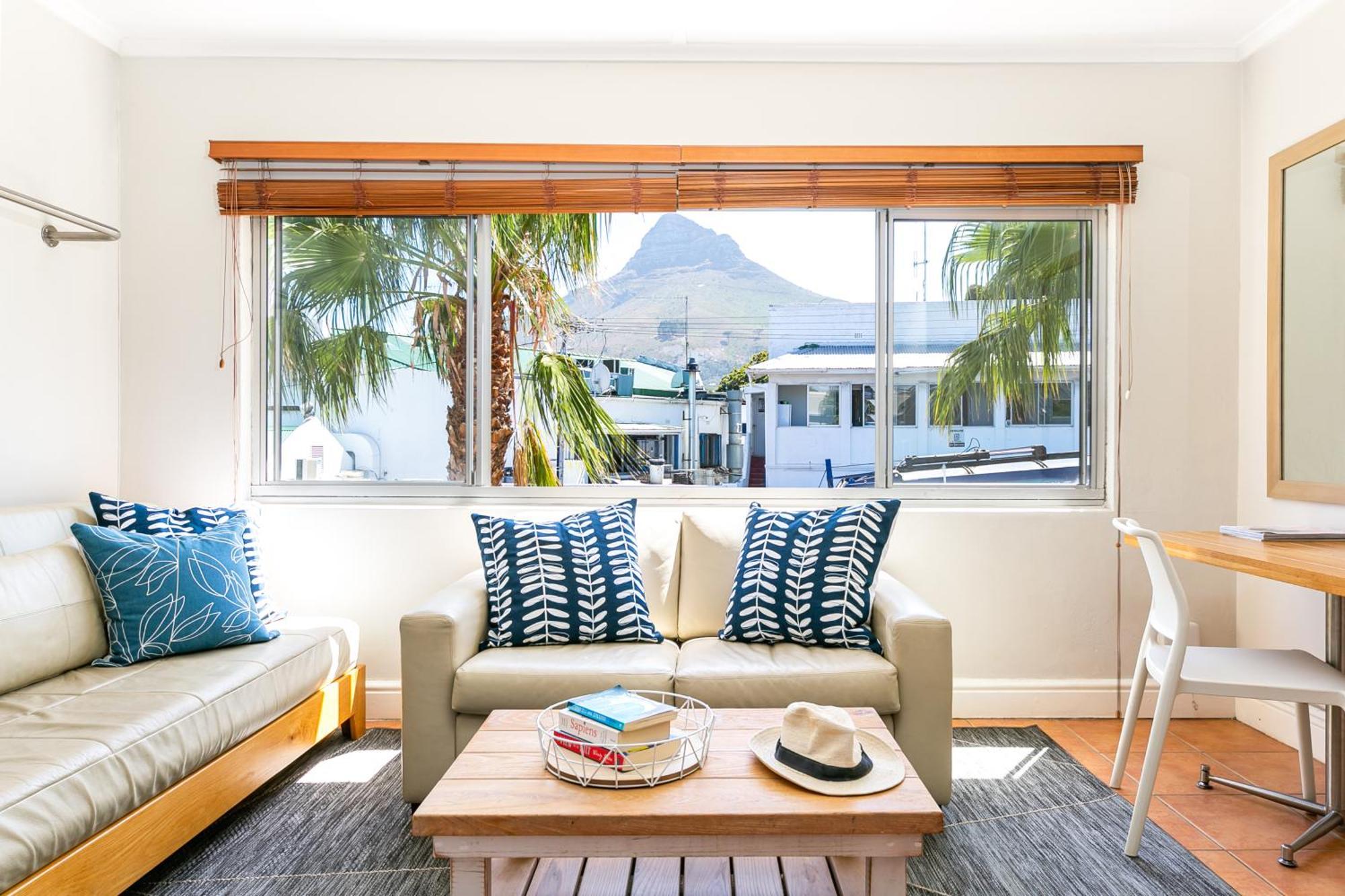 Camps Bay Village - Studios And Apartments เคปทาวน์ ภายนอก รูปภาพ