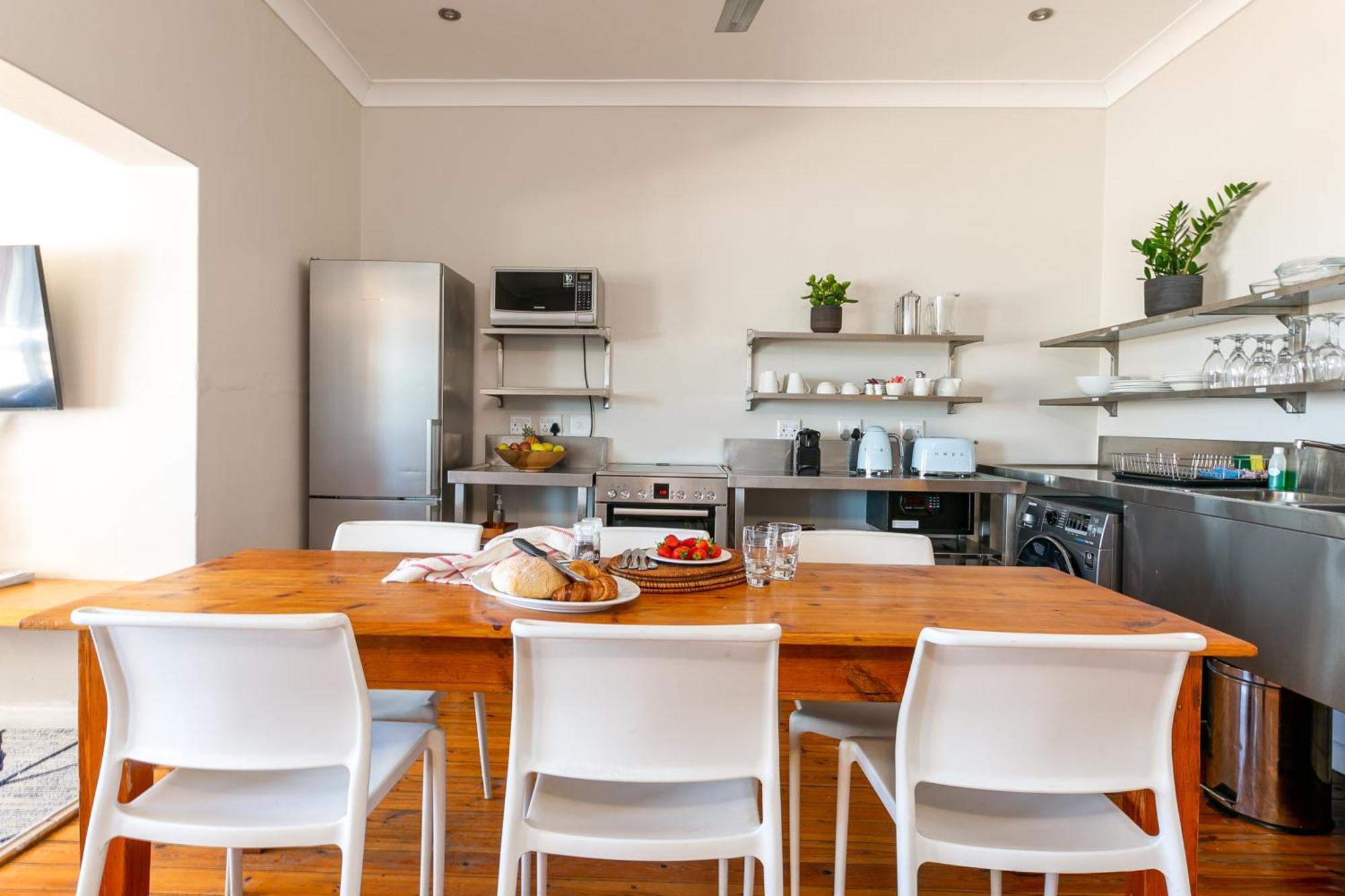 Camps Bay Village - Studios And Apartments เคปทาวน์ ห้อง รูปภาพ