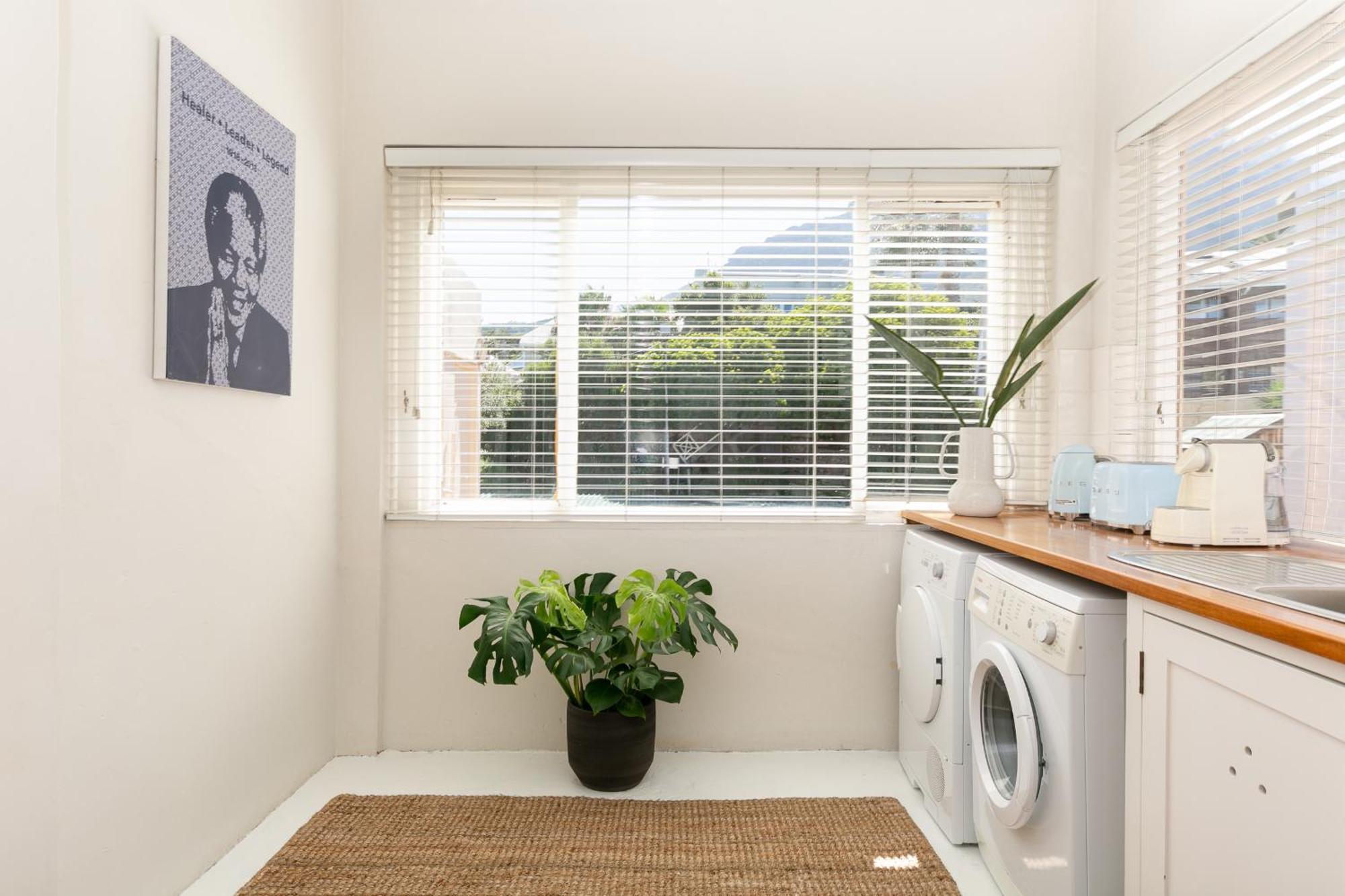 Camps Bay Village - Studios And Apartments เคปทาวน์ ห้อง รูปภาพ