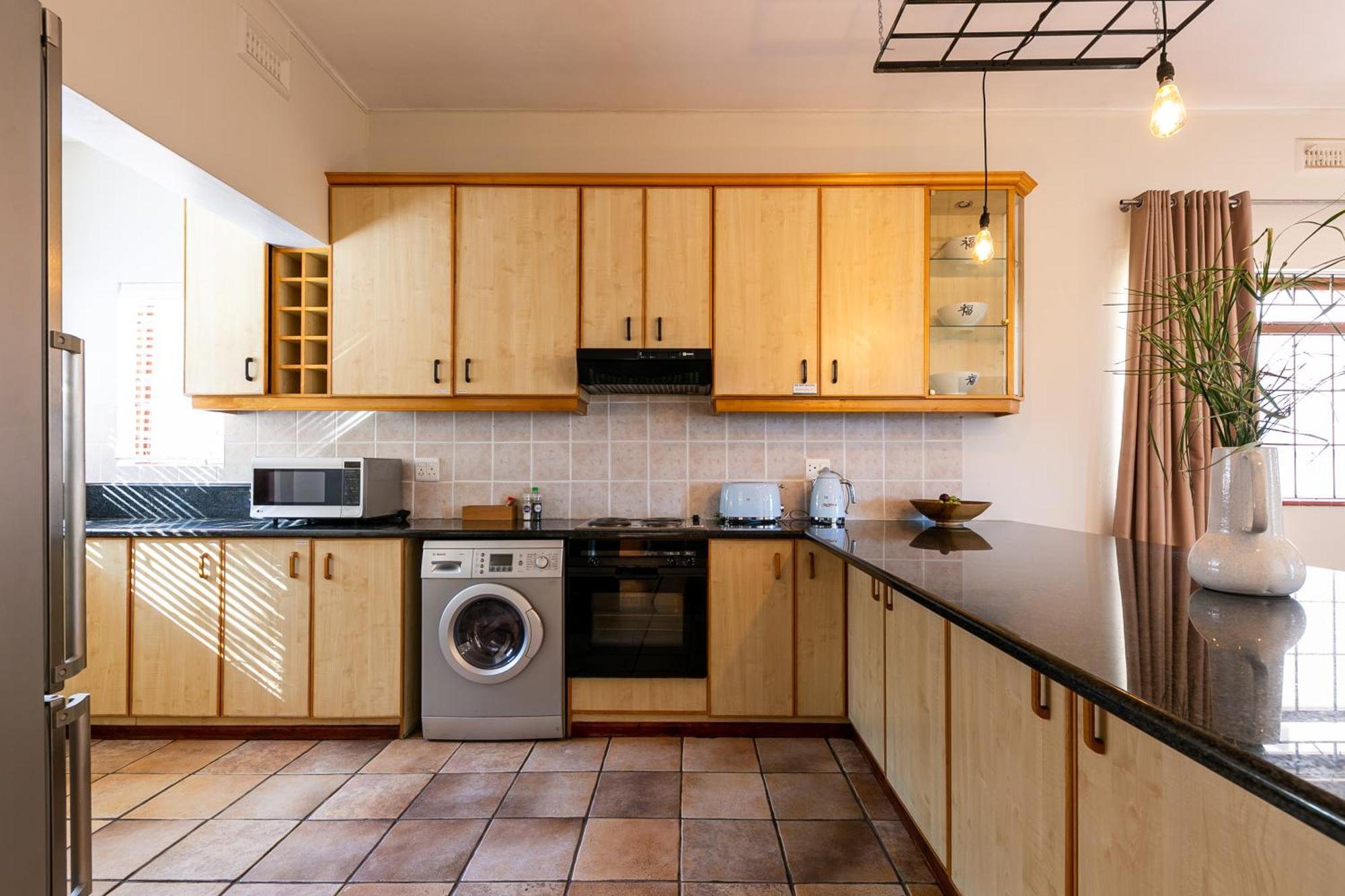 Camps Bay Village - Studios And Apartments เคปทาวน์ ห้อง รูปภาพ