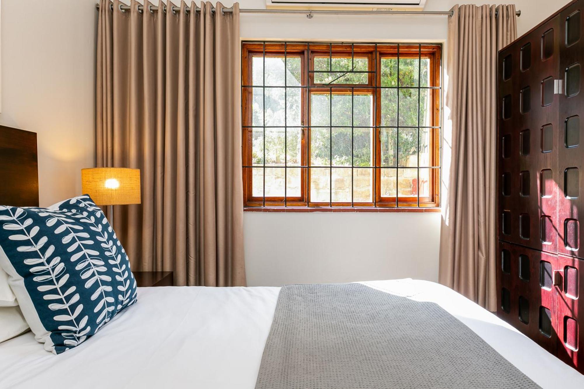 Camps Bay Village - Studios And Apartments เคปทาวน์ ห้อง รูปภาพ