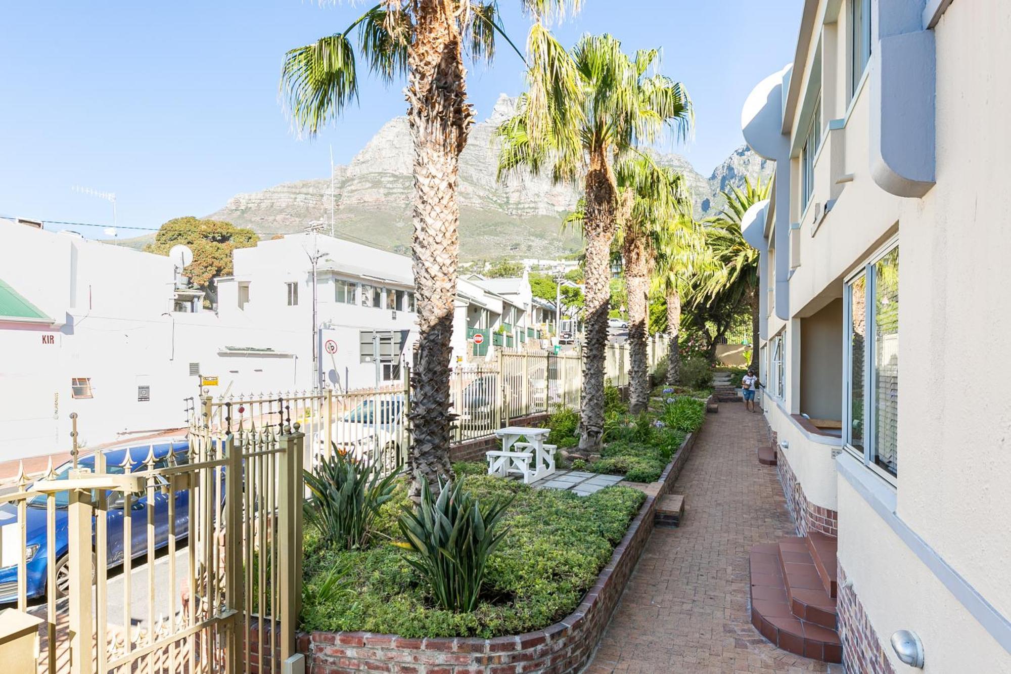 Camps Bay Village - Studios And Apartments เคปทาวน์ ห้อง รูปภาพ
