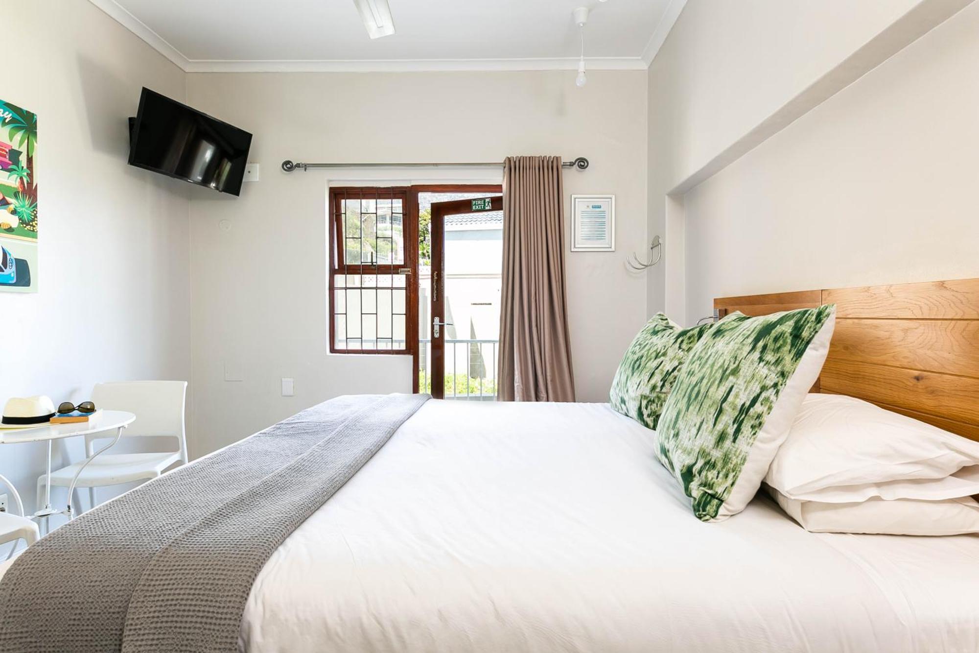Camps Bay Village - Studios And Apartments เคปทาวน์ ภายนอก รูปภาพ