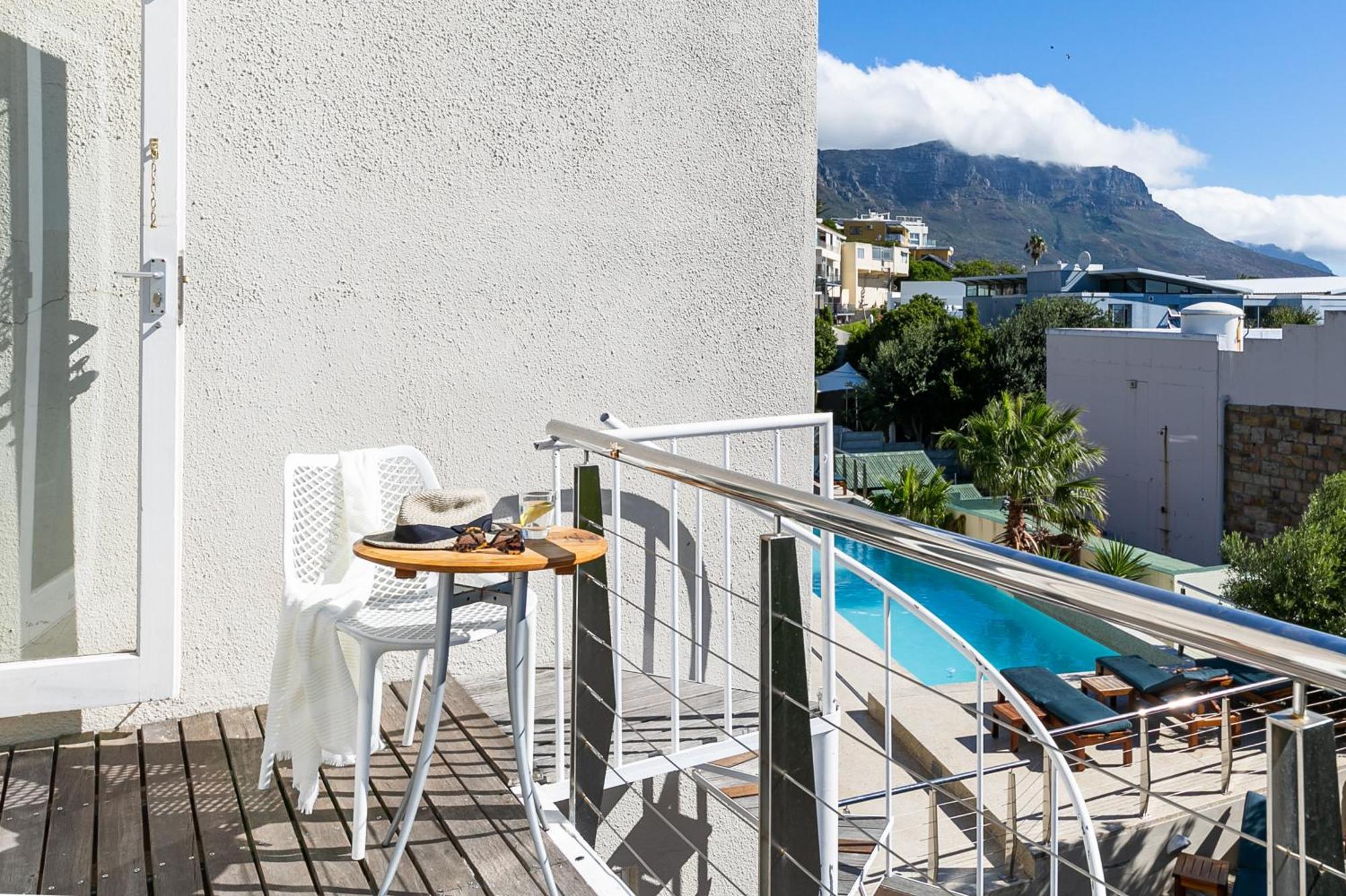 Camps Bay Village - Studios And Apartments เคปทาวน์ ภายนอก รูปภาพ
