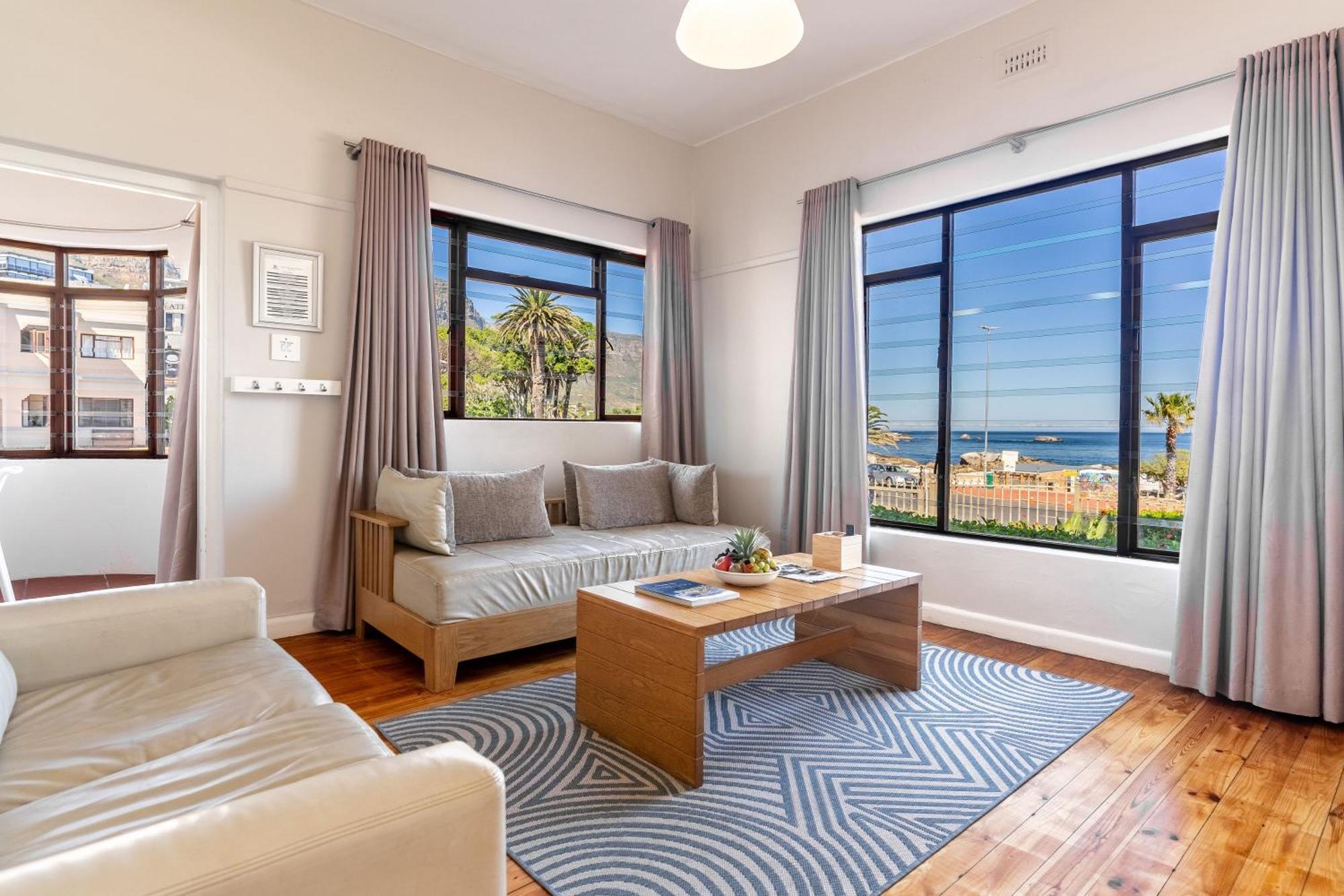 Camps Bay Village - Studios And Apartments เคปทาวน์ ภายนอก รูปภาพ