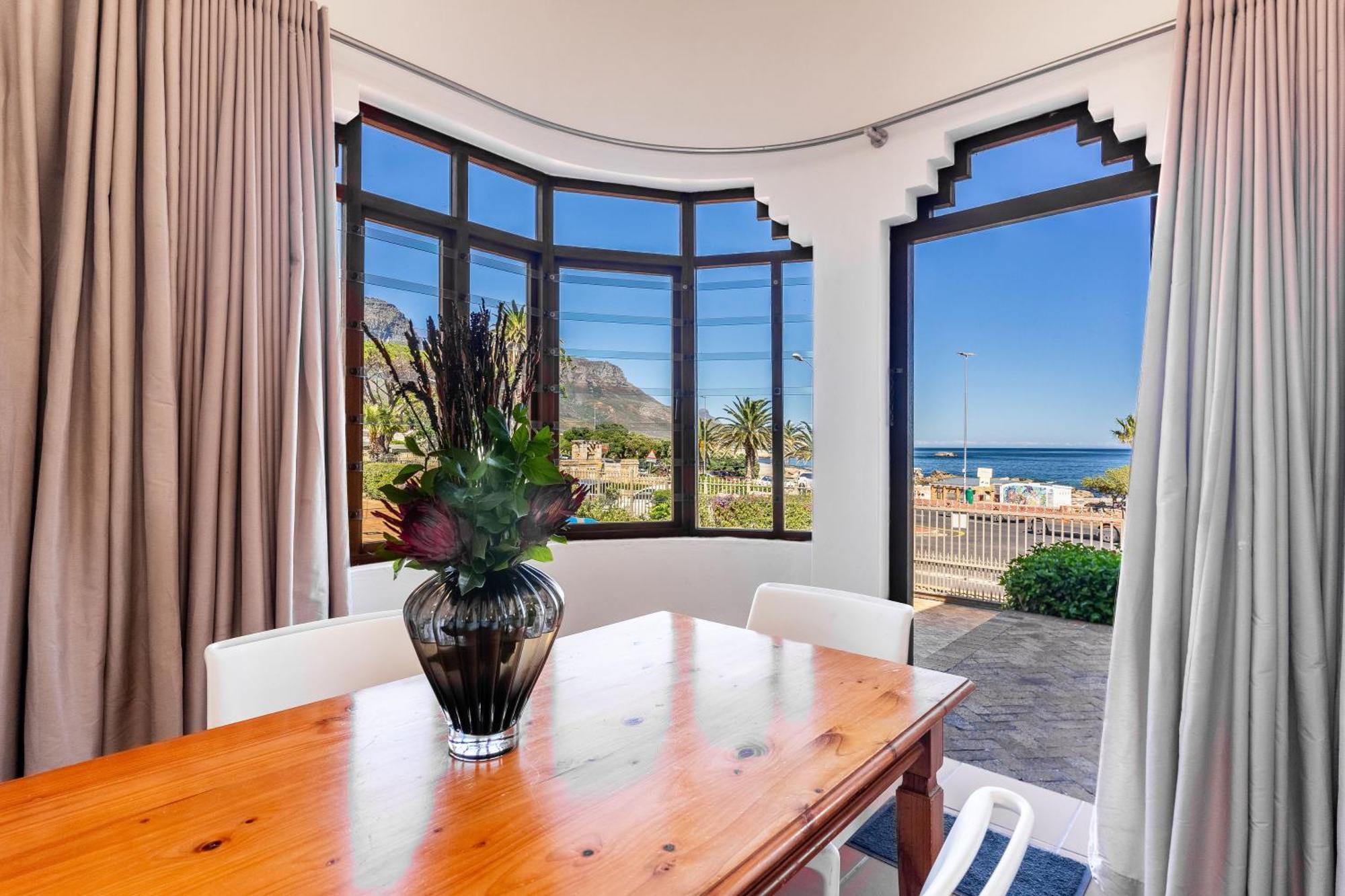 Camps Bay Village - Studios And Apartments เคปทาวน์ ภายนอก รูปภาพ