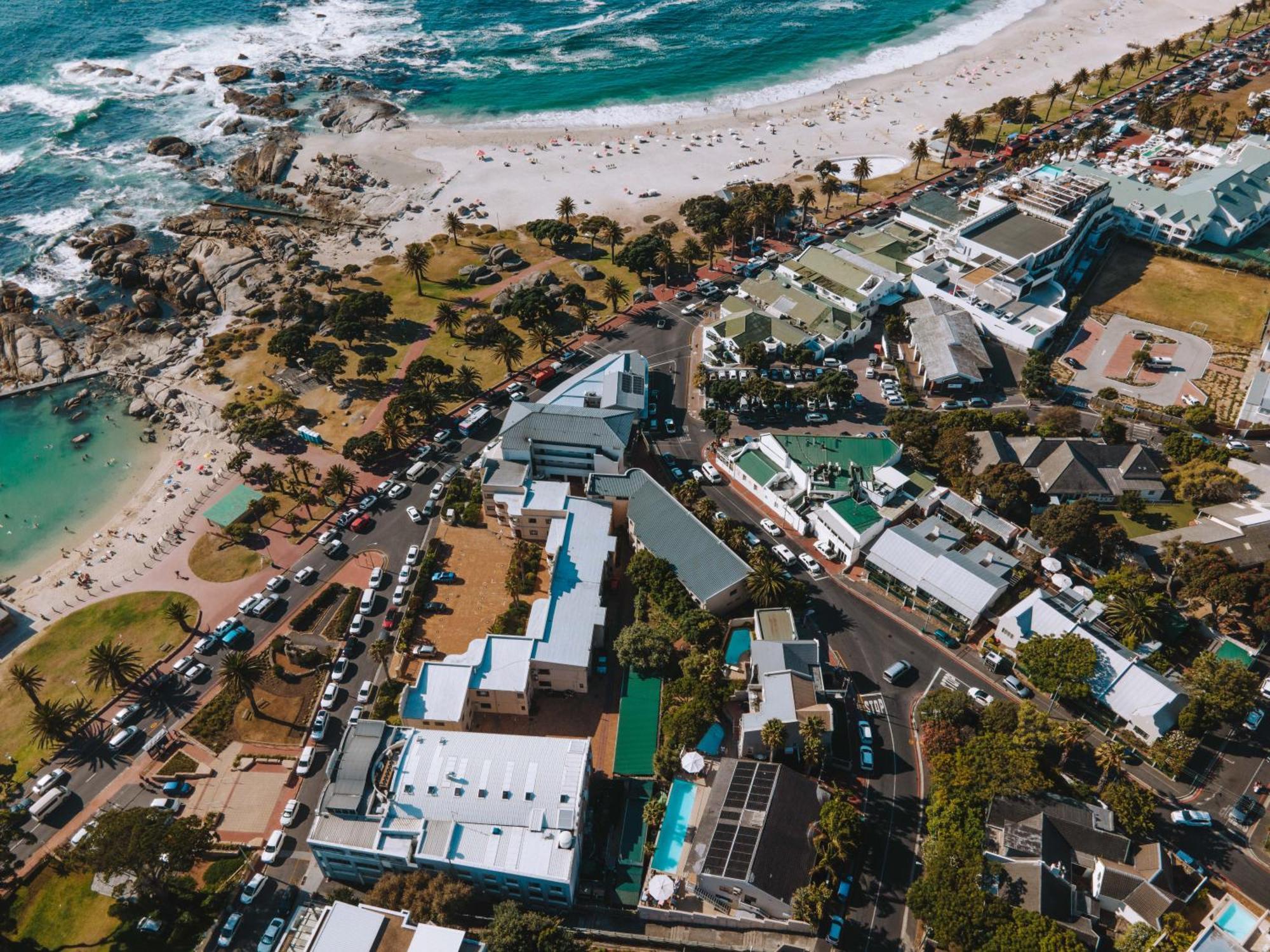 Camps Bay Village - Studios And Apartments เคปทาวน์ ภายนอก รูปภาพ